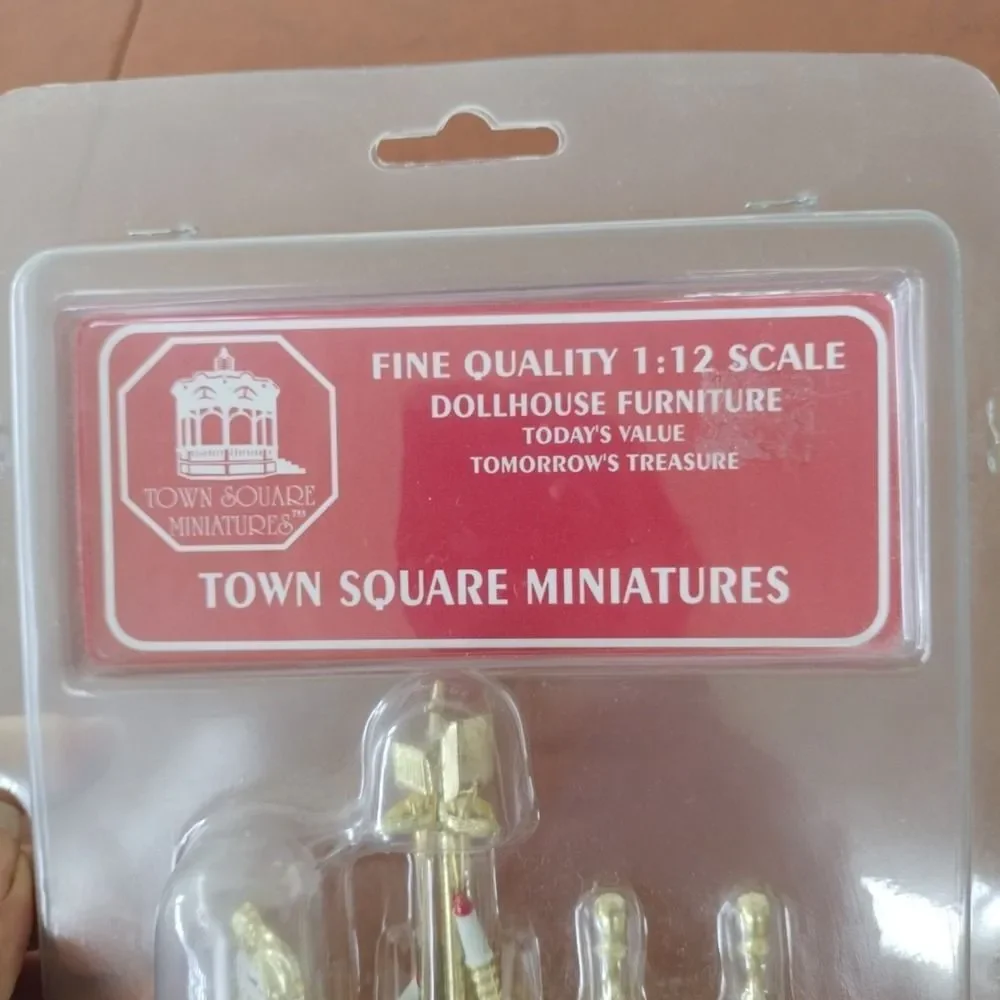 Dollhouse Fireplace Tools Mantle Clock TOWN SQUARE MINIATURES Cherry Wood NOS